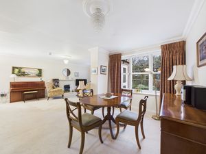 Dining Room - click for photo gallery